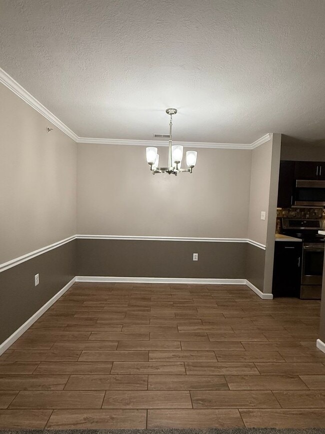 Building Photo - 2 Bedroom in Ivy woods - Ross Township