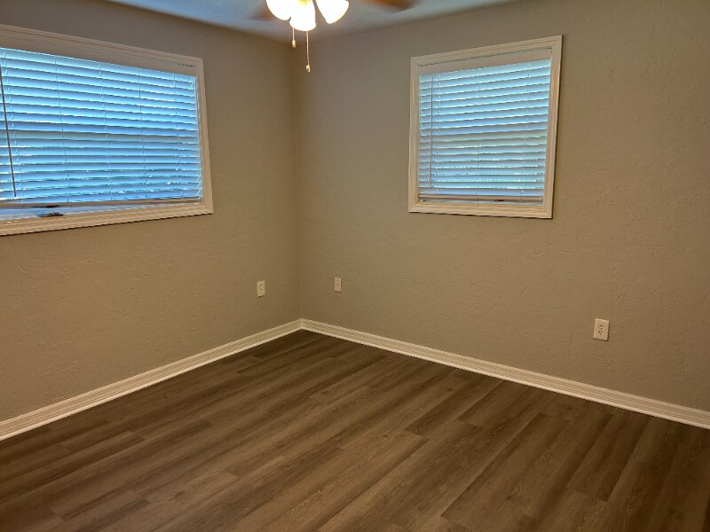 Building Photo - 1431 SE 42nd Pl