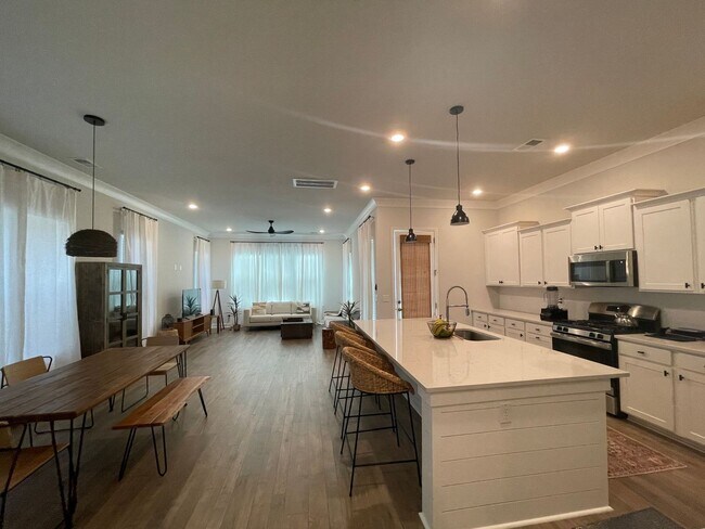 Building Photo - Spacious Johns Island Single Family Home