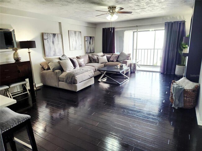 Building Photo - 4651 1st St NE