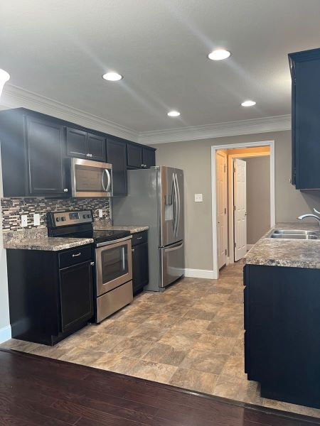 Building Photo - Ely Park Subdivision 3 bdrm/2.5 bath