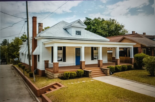 Primary Photo - 2497 Napier Ave