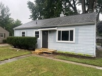 Building Photo - 1318 E St Andrews Rd