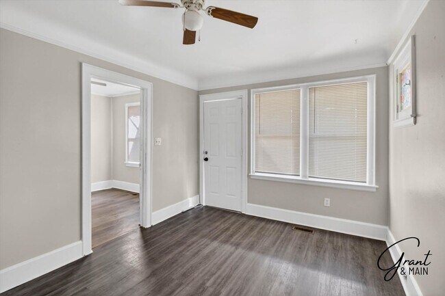 Building Photo - $1275 3 bedroom bungalow