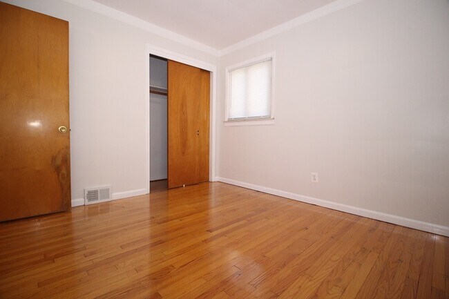 Building Photo - 24909 Grove Ave