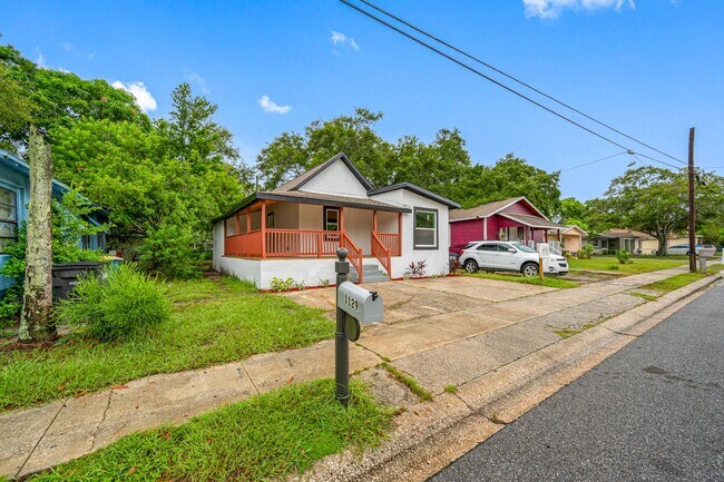 Building Photo - Fully Renovated 3-Bedroom, 2-Bathroom Home...