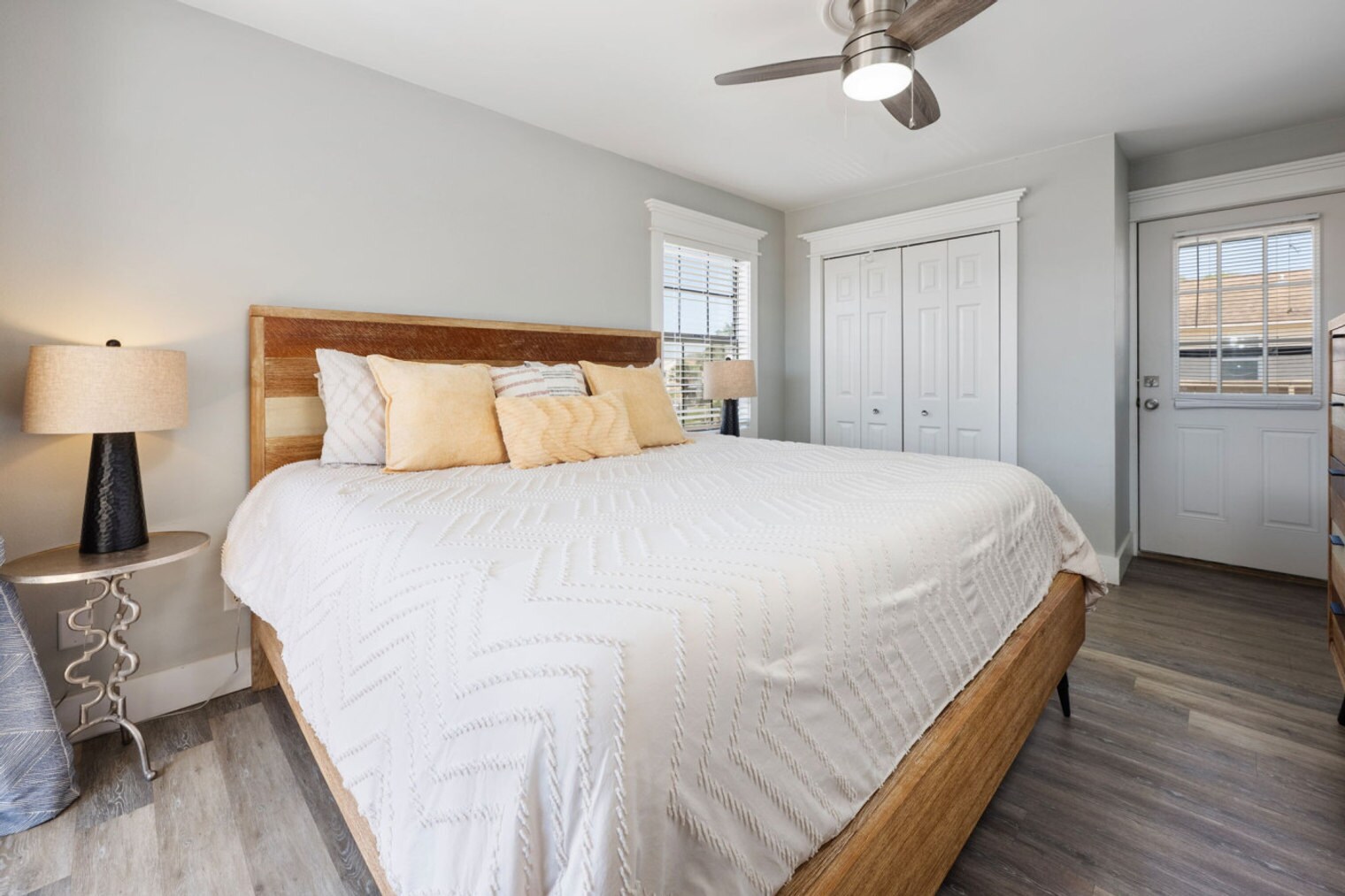 Building Photo - 17462 Front Beach Rd