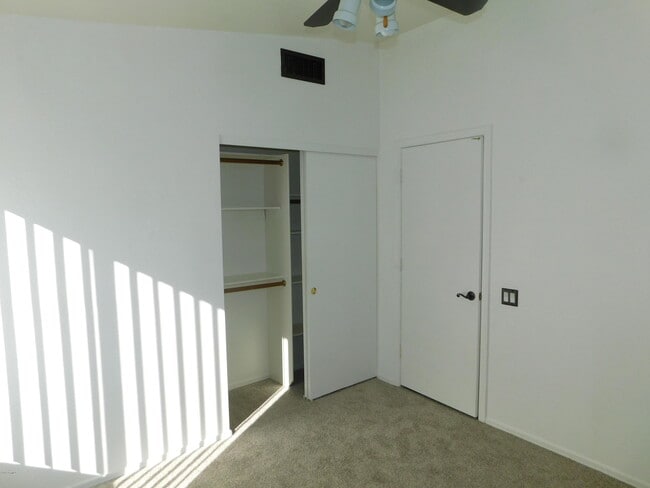 Building Photo - 3510 E Edna Ave