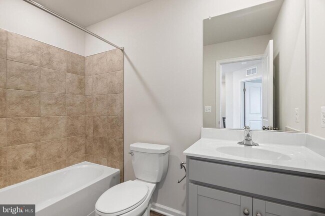 Building Photo - 105 Milburn Dr