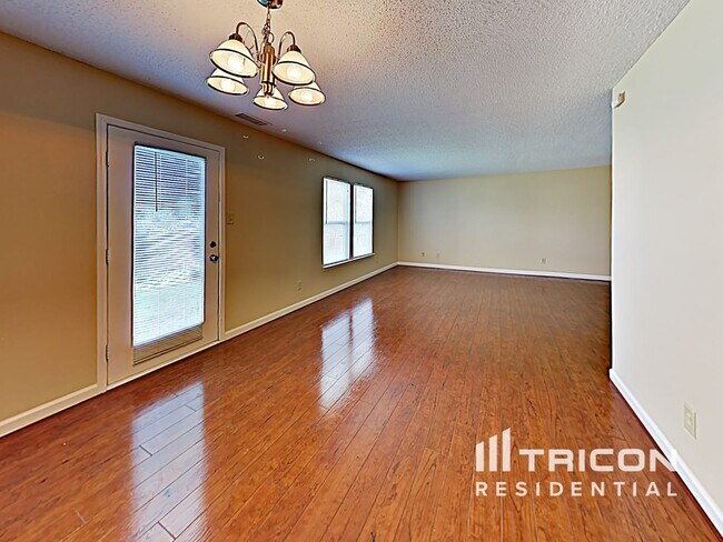 Building Photo - 6733 Everbloom Ln