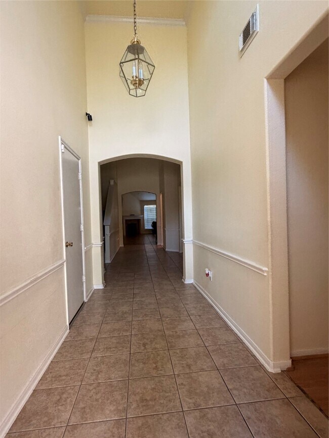 Building Photo - 4031 Tree Moss Pl