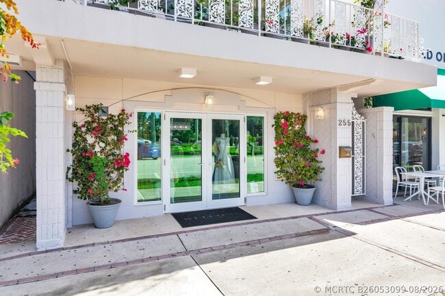 Building Photo - 255 Royal Poinciana Way