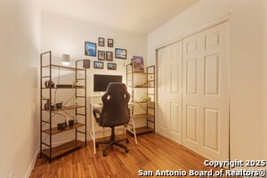Building Photo - 8702 Village Dr