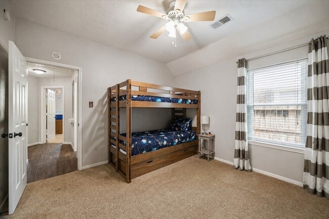 Building Photo - 16131 Castlegrove Ct