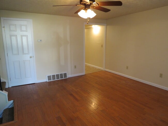 Building Photo - 1768 Hollow Run Dr