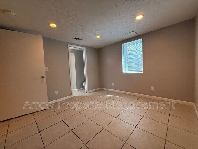 Building Photo - 4118 Touzalin Ave