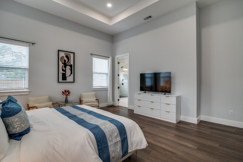 Building Photo - 1010 W Avenue F