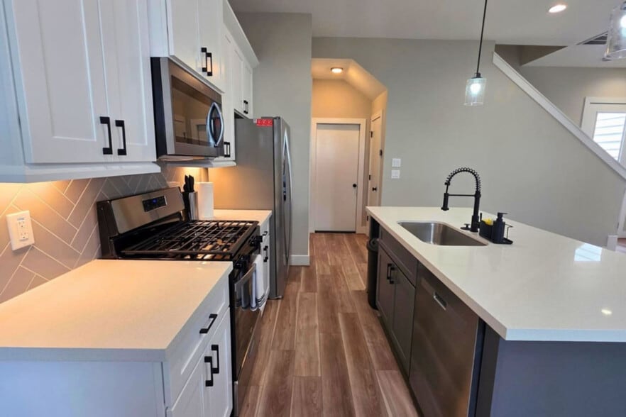 Building Photo - 8326 Curry Rd