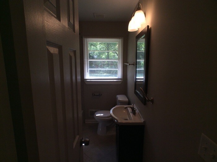 Building Photo - 2892 Horse Shoe Dr