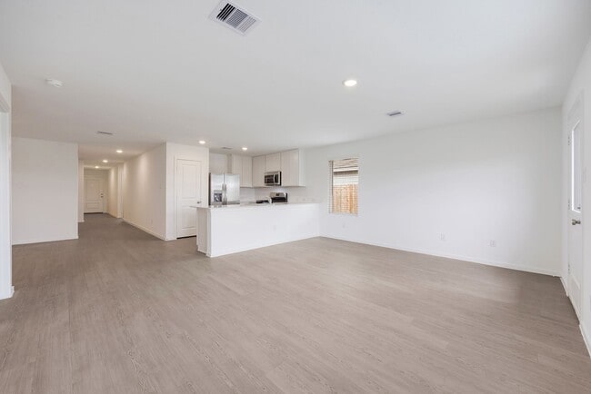 Building Photo - 25625 Rose Creek Dr