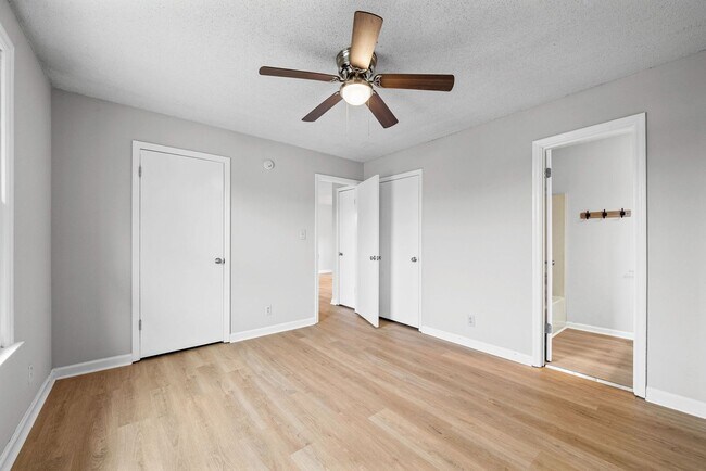 Building Photo - 3 Bedroom 2 Full Bath Home For Rent near Post!