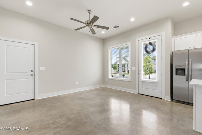 Building Photo - 107 Satsuma Dr