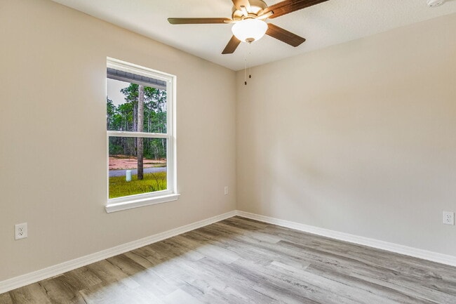 Building Photo - Contemporary Living in Milton!