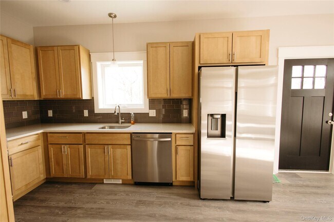 Building Photo - 104 North Rd