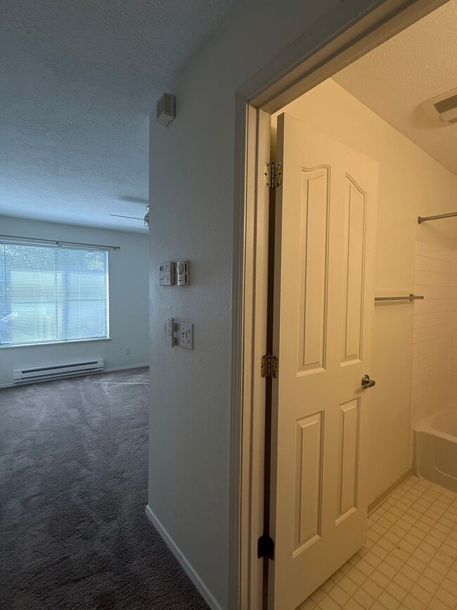 Building Photo - 4000 Carman Dr