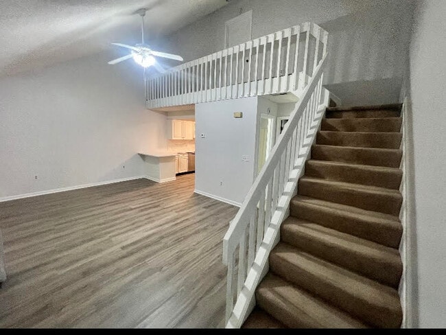 Building Photo - 212 11th Ave S