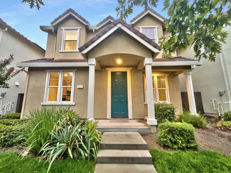 Primary Photo - 1817 Terracina Dr