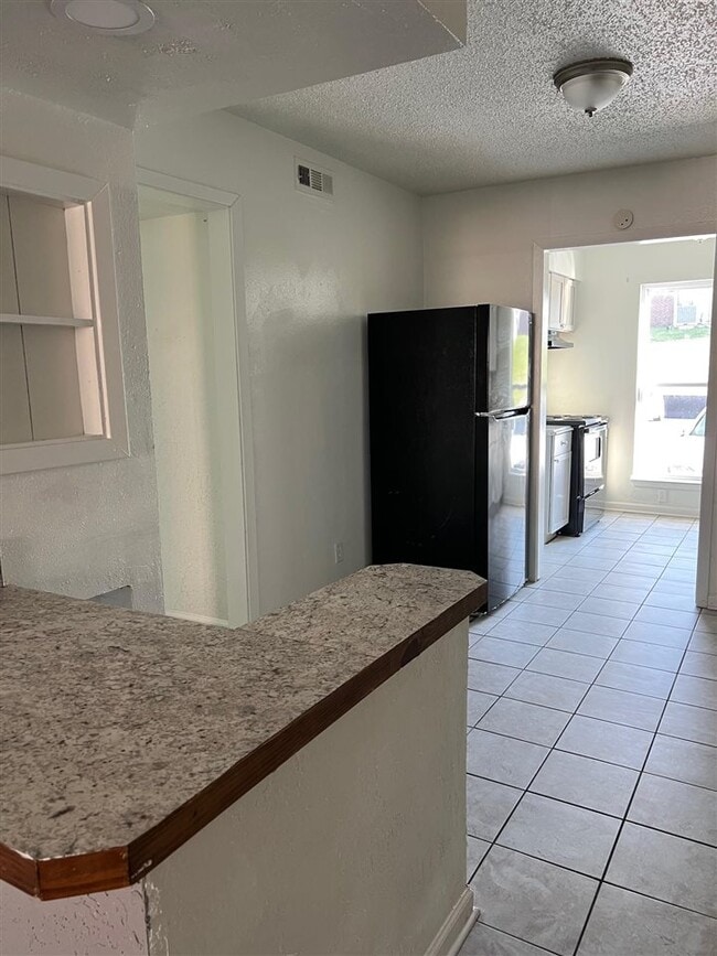Building Photo - 2107 NW 38th St