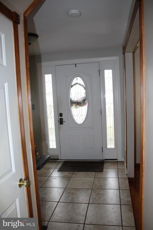 Building Photo - 219 Meadow Dr