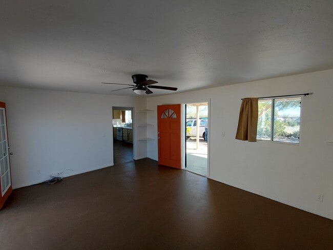Building Photo - Cozy 2 Bed / 1 Bath Home with Open Space & Privacy – Ocotillo, CA