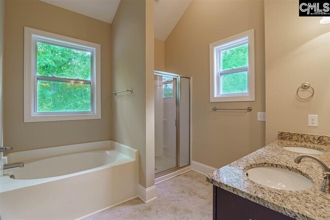 Building Photo - 105 High Bluff Ln