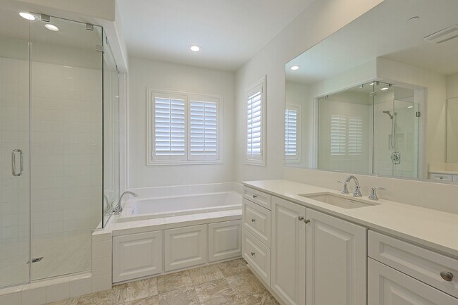 Building Photo - Gorgeous 4 Bedroom and 3 Bath Home in Chula vista/Otay Ranch Area