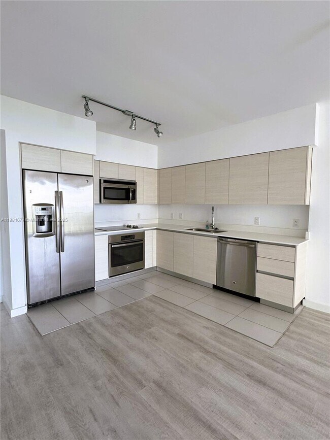 Building Photo - 4250 Biscayne Blvd
