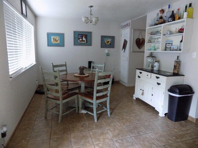 Building Photo - 2/2 Condo in Orangevale