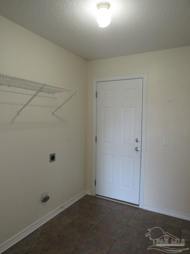 Building Photo - 133 Windward Ct