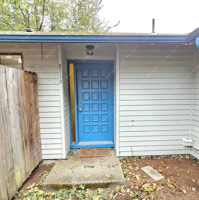 Building Photo - 2112 NE 33rd St