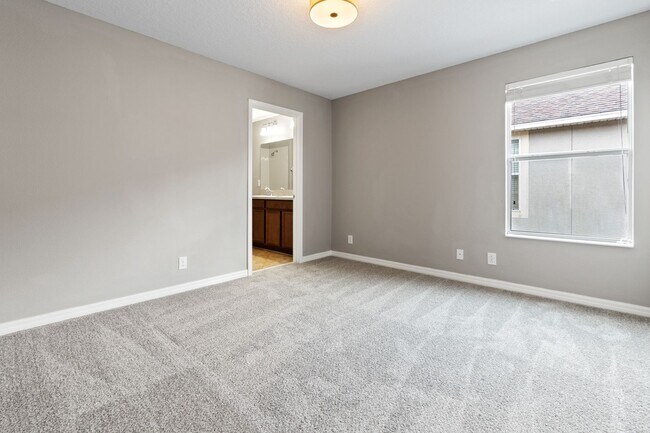 Building Photo - Beautiful 3/2.5 Energy Efficient Home in H...