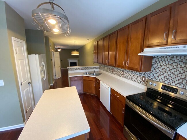 Building Photo - Lovely townhouse in fantastic Durham locat...