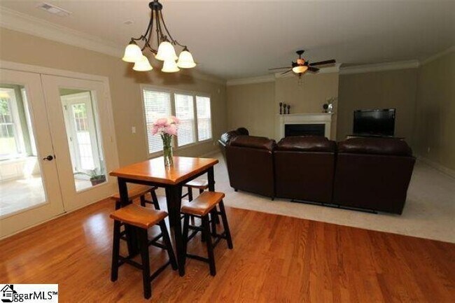 Building Photo - 204 Wild Meadow Dr
