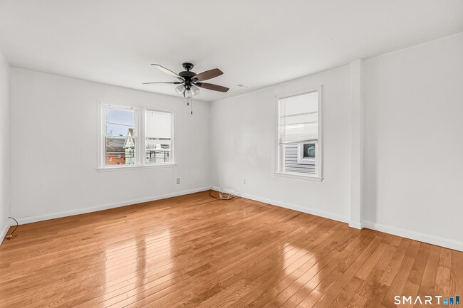 Building Photo - 1504 Iranistan Ave