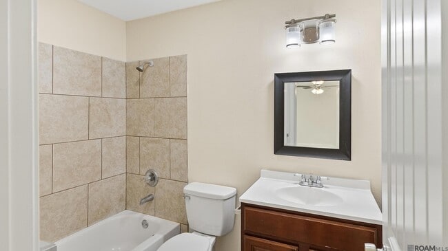 Building Photo - 1066 Manson Dr