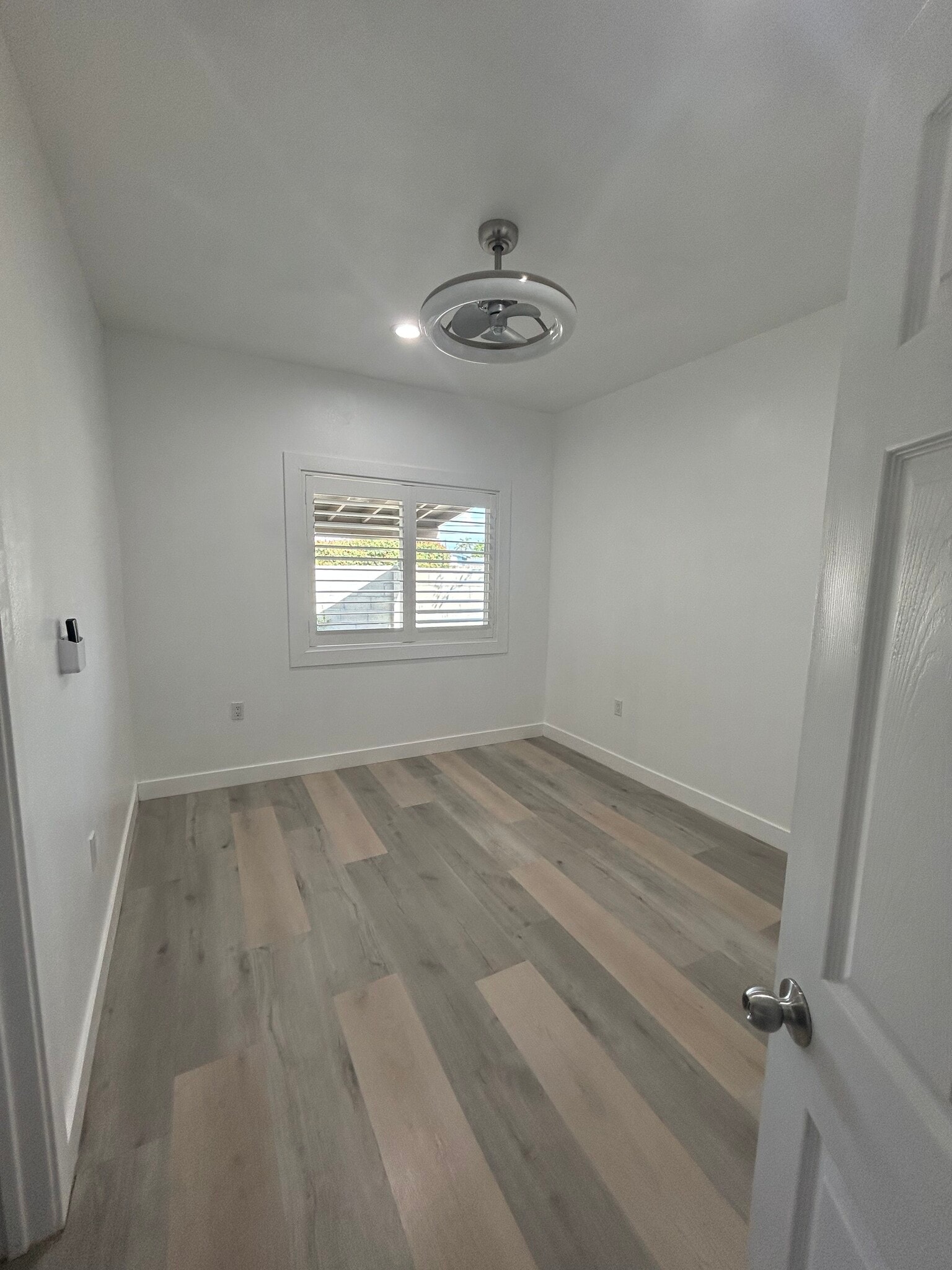 Building Photo - 8825 Orangewood Ave
