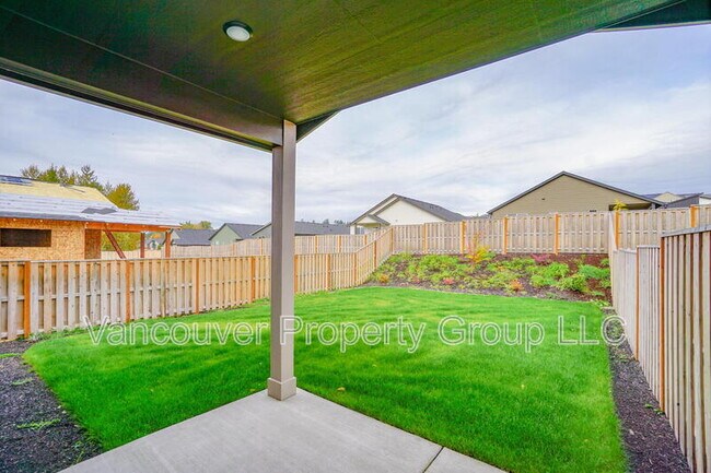 Building Photo - 2217 E Juniper Cir