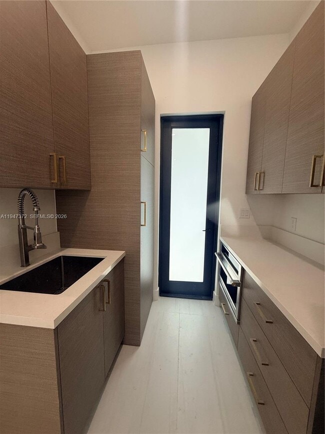 Building Photo - 9500 SW 25th Dr