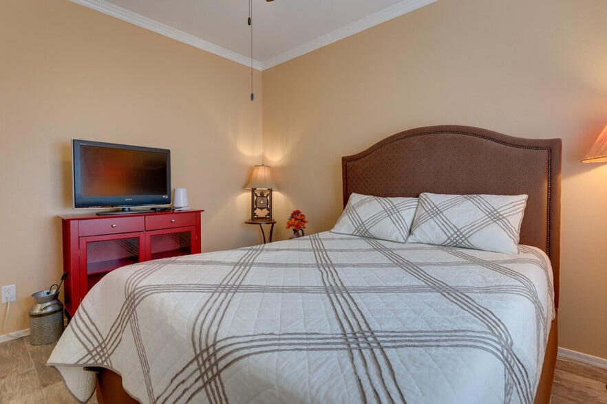 Building Photo - 1749 W Owens Way