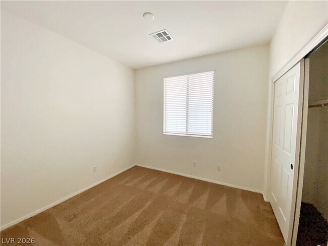 Building Photo - 682 Homewillow Ave